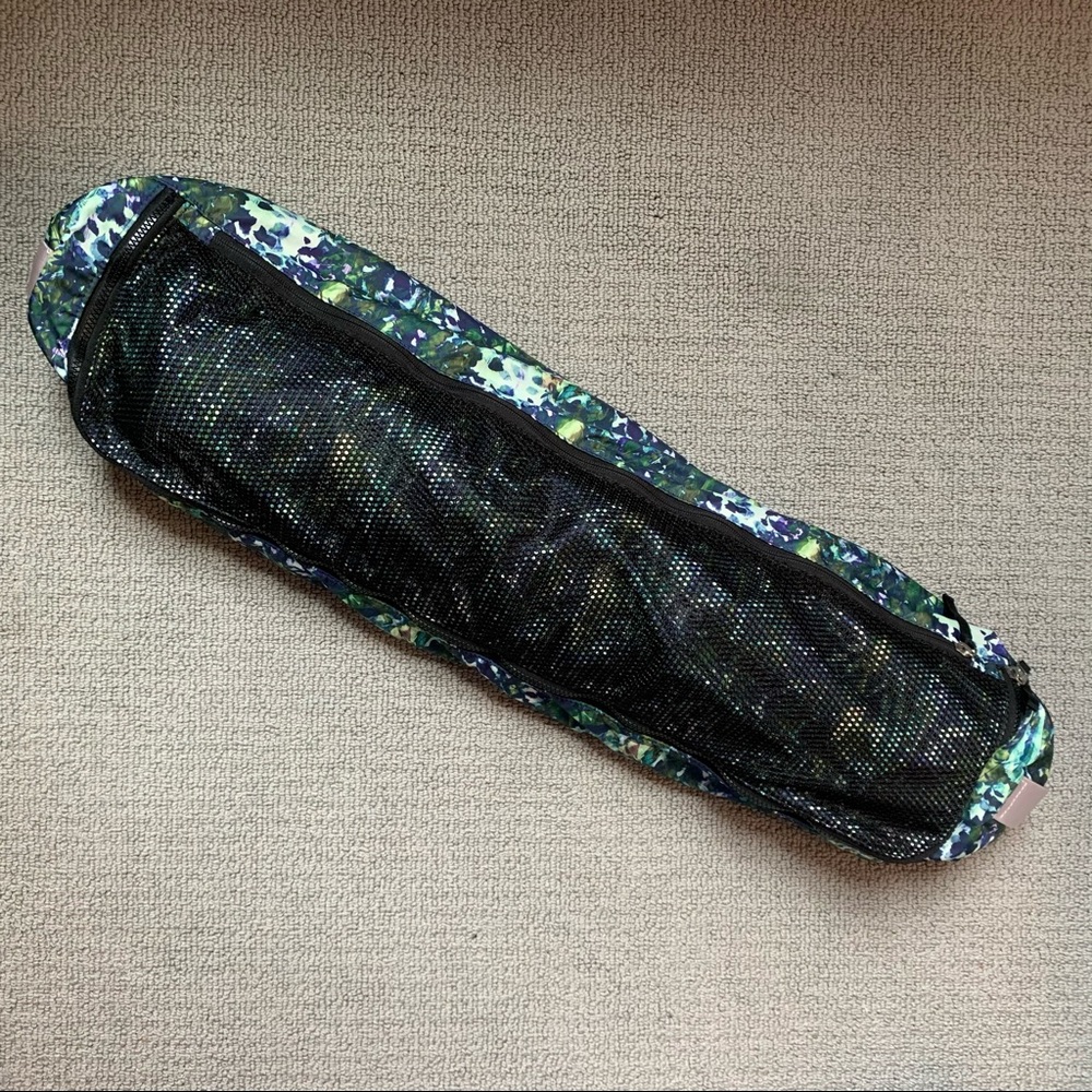 Lululemon The Yoga Mat Bag
